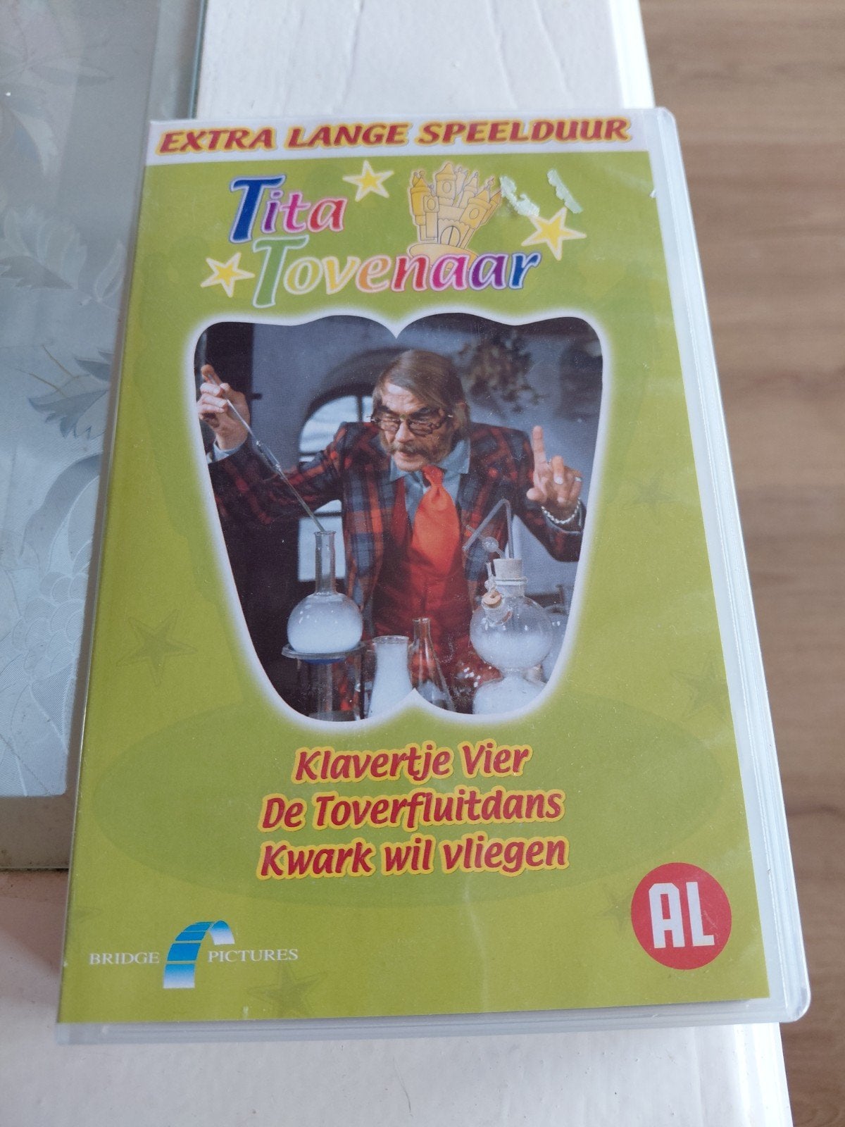 Tita Tovenaar videoband Klavertje vier, toverfluitdans, enz., Alle leeftijden, Ophalen of Verzenden, Nieuw in verpakking