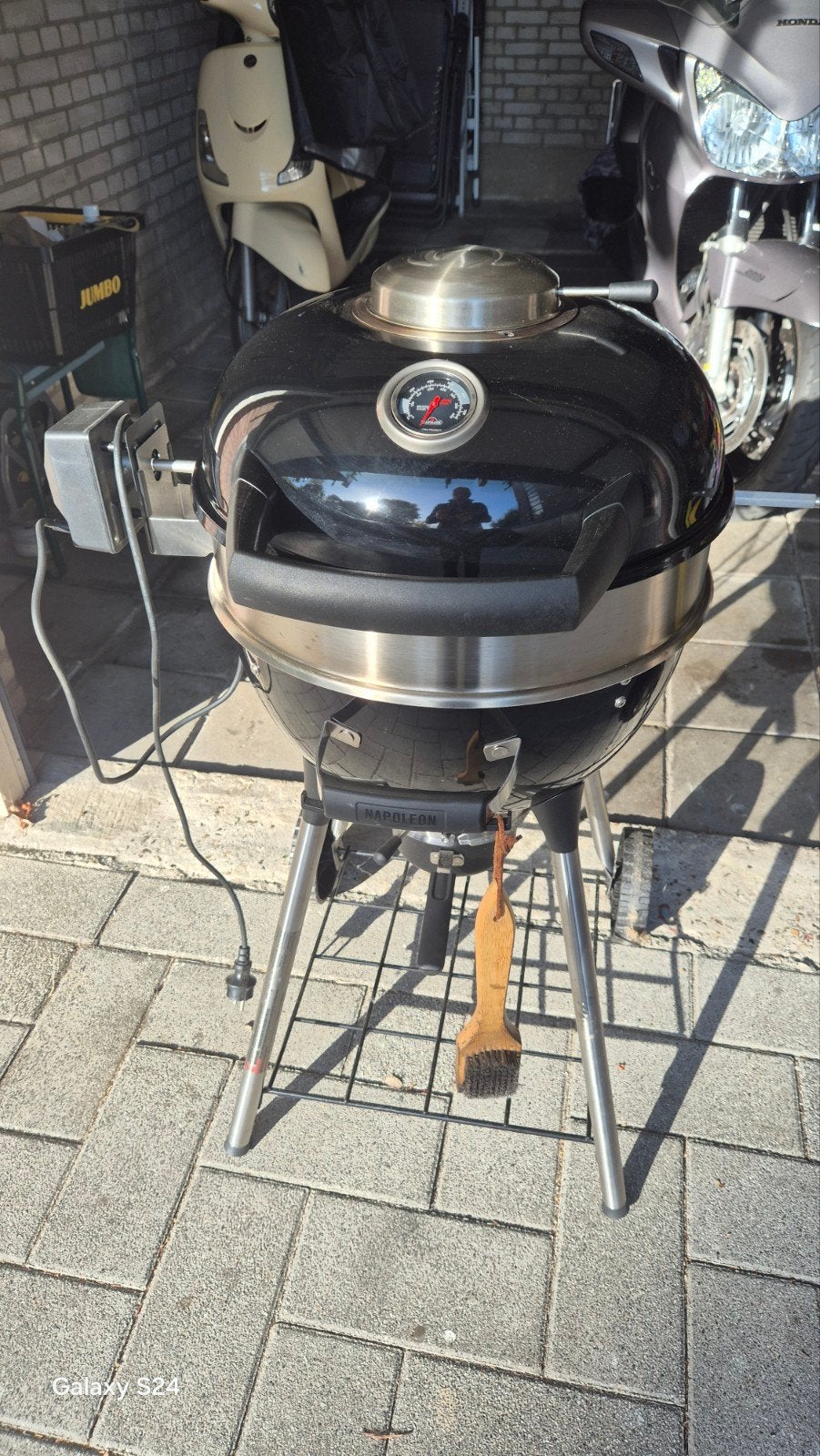 Napoleon Kettle Houtskool BBQ met Elektrisch Draaispit, Ophalen, Gebruikt, Napoleon