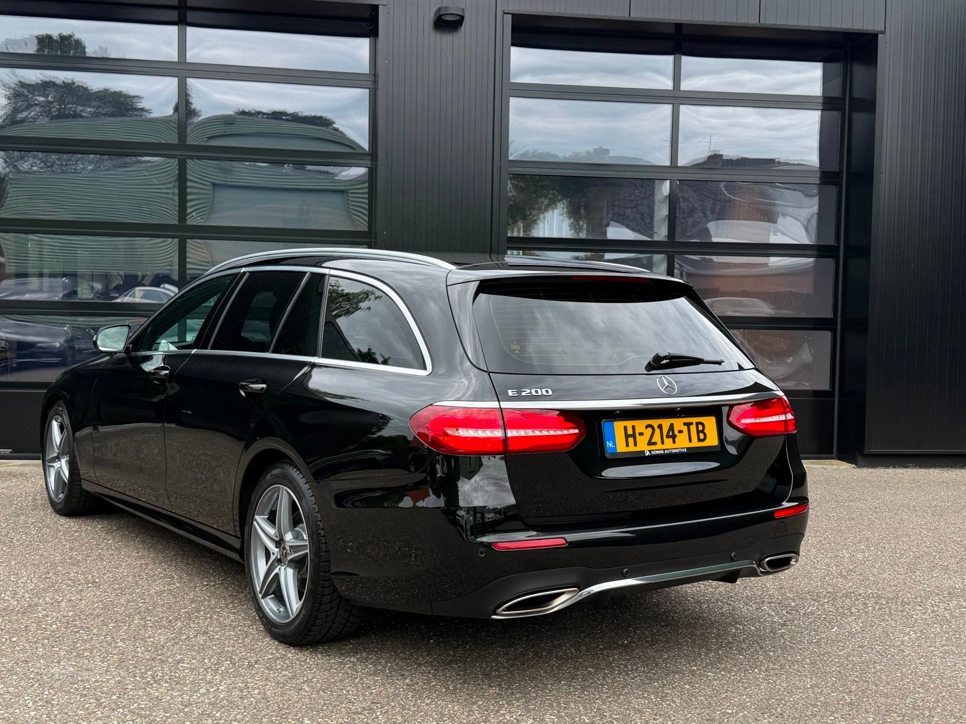 Mercedes-Benz E-klasse Estate E200 AMG Edition Sport Camera, Automaat, Achterwielaandrijving, Gebruikt, Zwart