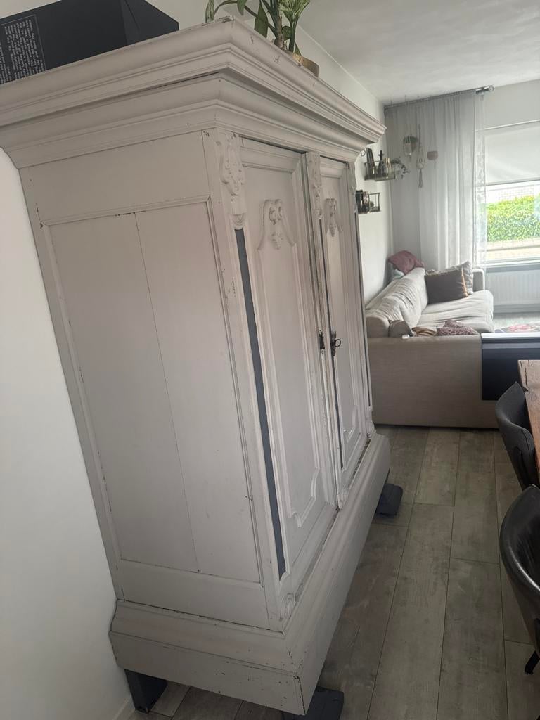 Antieke linnenkast of kamerkast met 3 legplanken, Ophalen of Verzenden