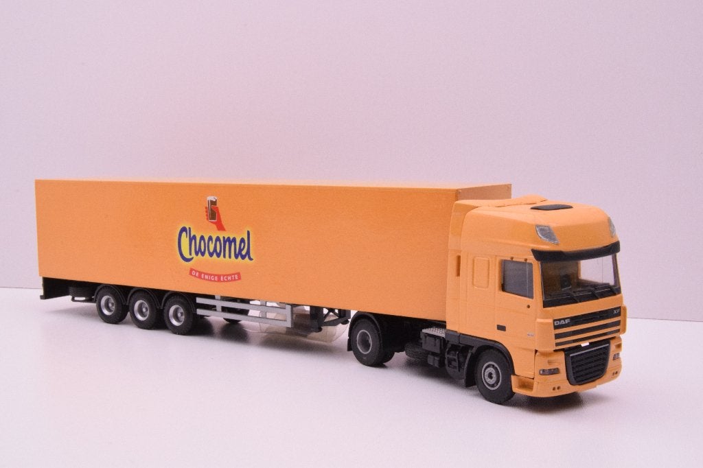 DAF XF  '' Chocomel ''  Lion Car, Ophalen of Verzenden, Zo goed als nieuw, Bus of Vrachtwagen, Lion Toys