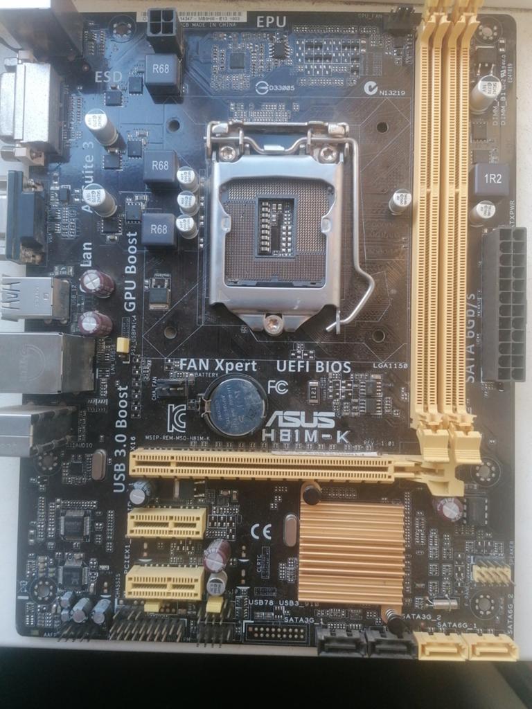 ASUS H81M-K Moederbord - LGA1150 Socket（defect）, Computers en Software, Moederborden, Gebruikt, DDR3, Ophalen of Verzenden, Micro-ATX