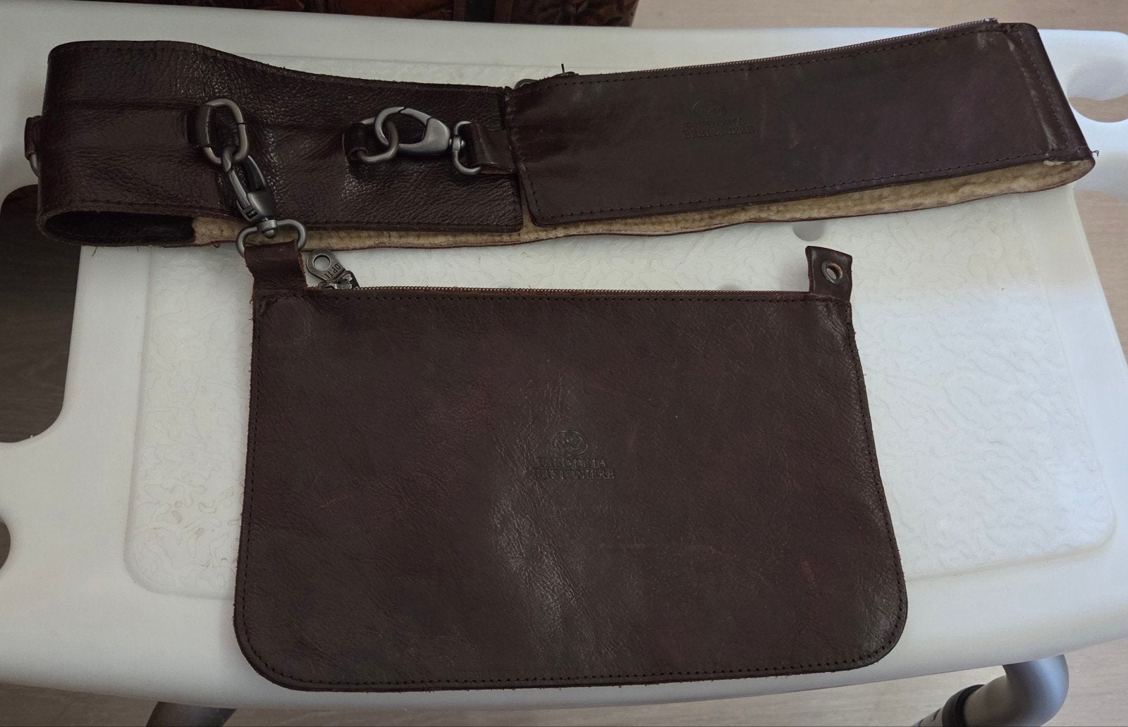 Zgn, Fred de la Bretoniere leren heuptasje/clutch bruin, Ophalen of Verzenden, Zo goed als nieuw, Bruin, Overige typen