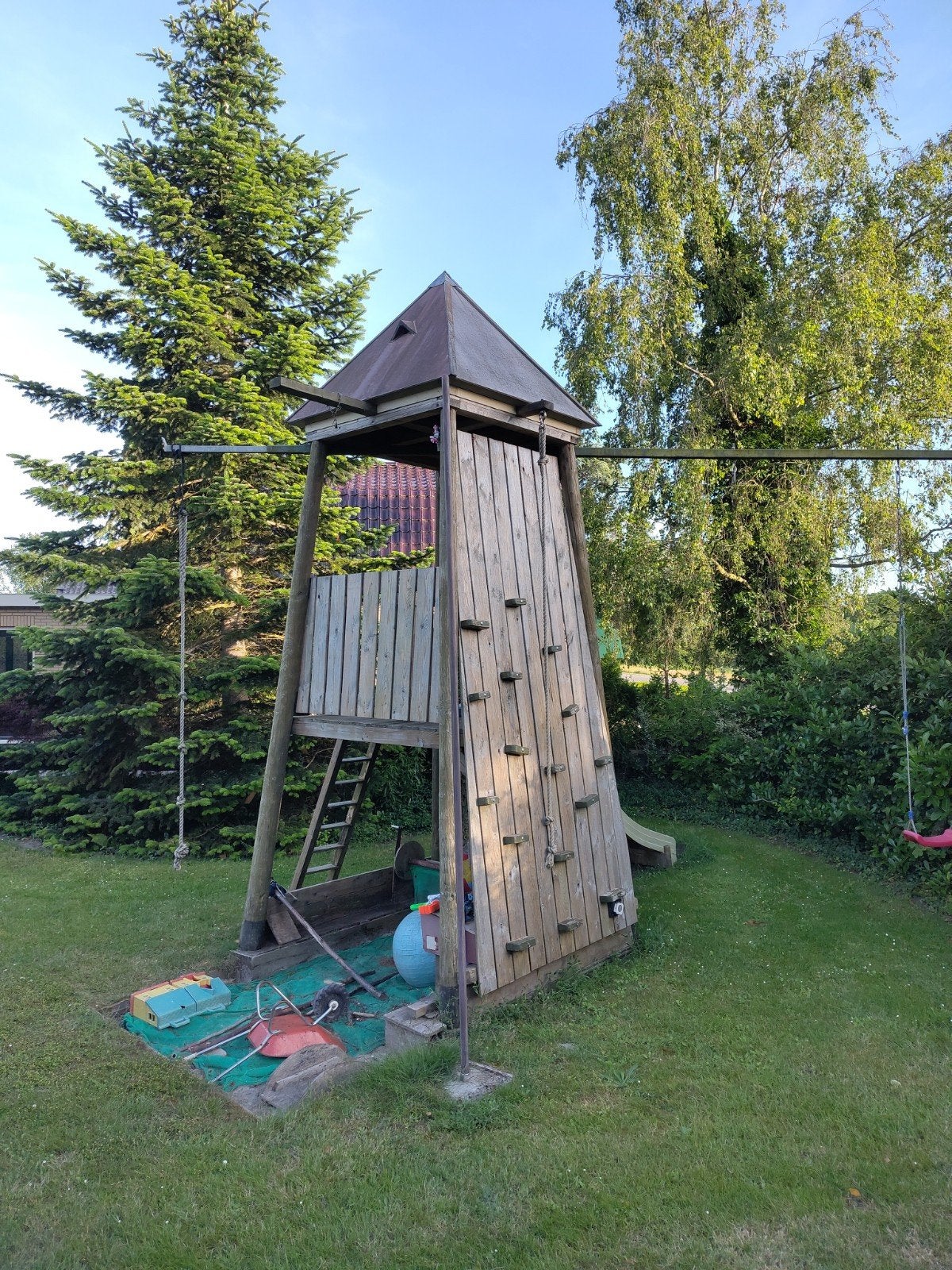 Houten Speeltoestel met Glijbaan, Klimwand en Schommel, Ophalen, Gebruikt, Klimnet