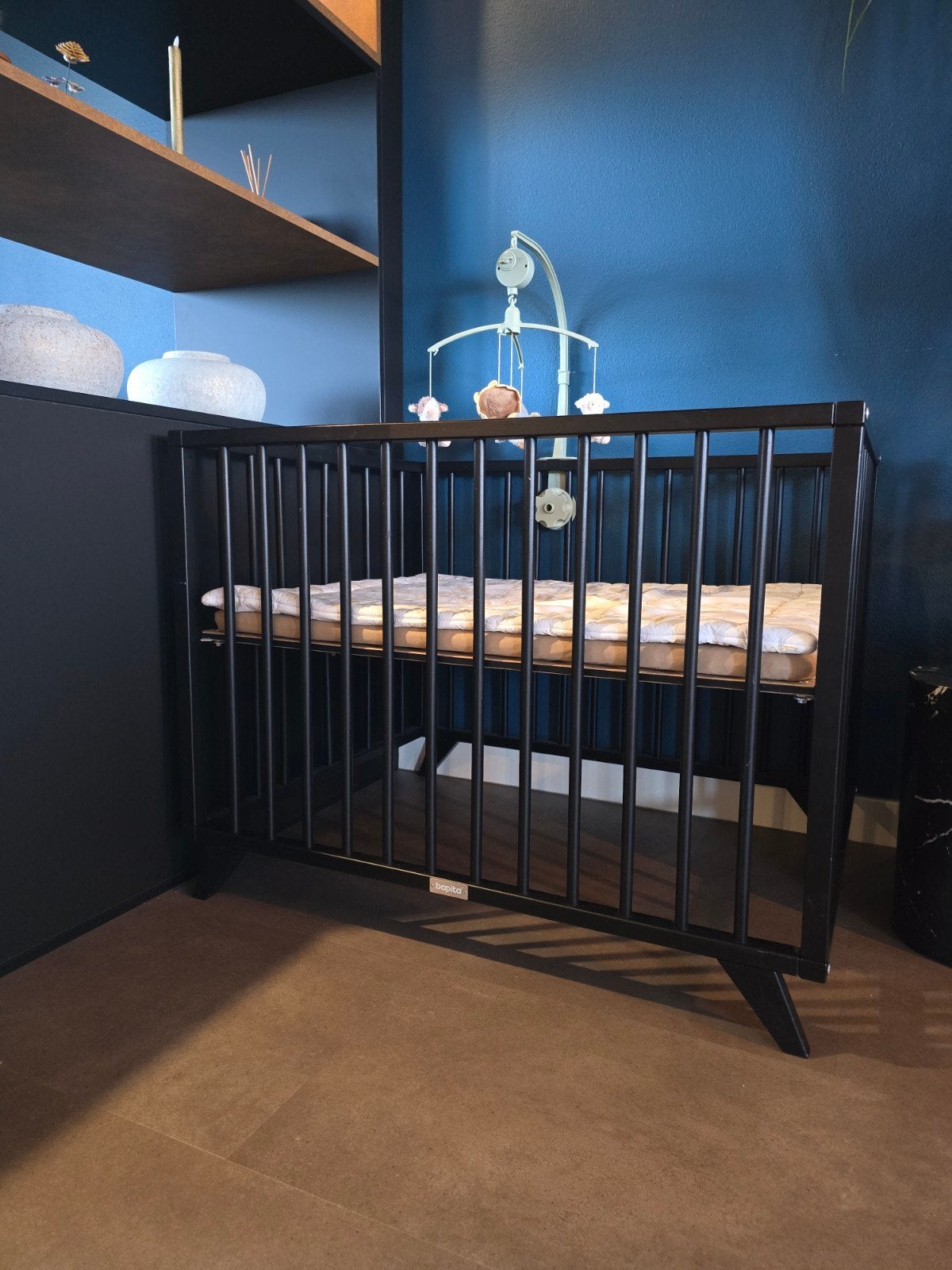 BOPITA box zwart inclusief matras, boxkleed en boxmobiel, Kinderen en Baby's, Ophalen, Gebruikt, Rechthoekig, Boxkleed