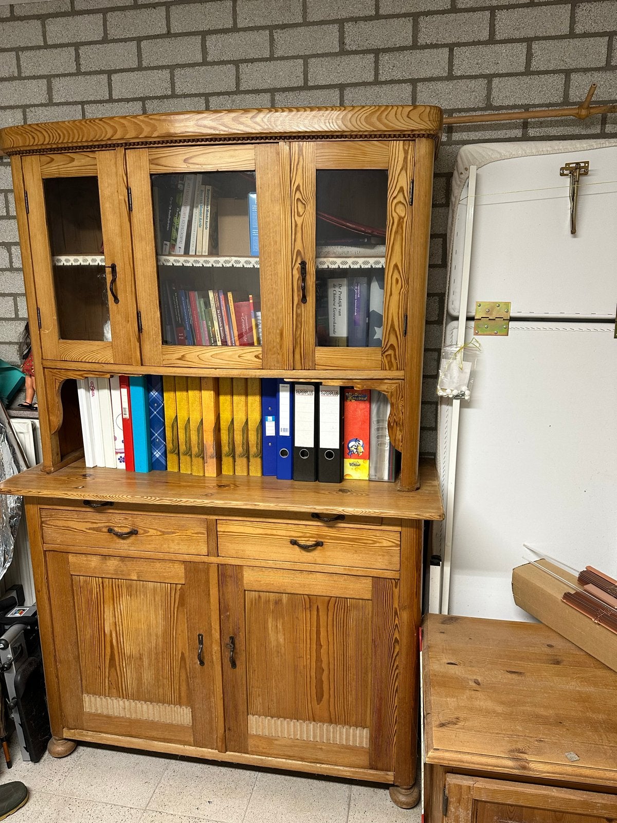 Prachtige antieke grenen buffetkast met uitschuifblad, Ophalen