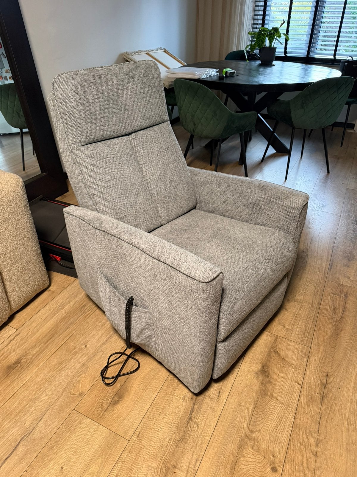 Sta op stoel relaxfauteuil 2motoren accu lichtgrijs ZGAN, Ophalen, Minder dan 75 cm, Zo goed als nieuw, Stof