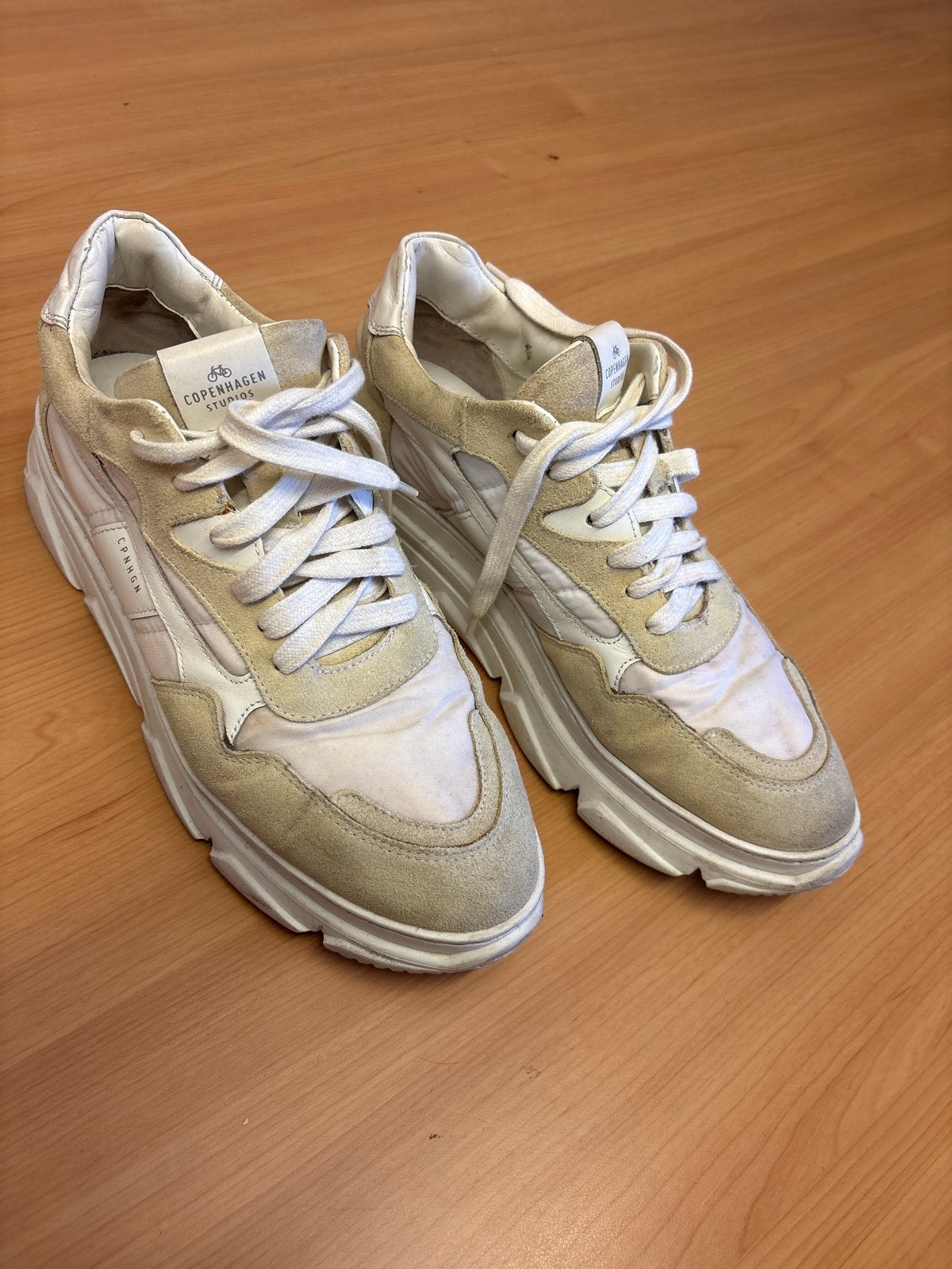 Copenhagen Studios sneakers - beige/wit maat 40, Ophalen of Verzenden, Gedragen, Beige, Sneakers of Gympen