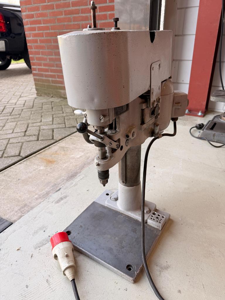 Kolomboor met tapfunctie / kolomtap / tapmachine, Doe-het-zelf en Verbouw, Gereedschap | Boormachines, Ophalen, Zo goed als nieuw
