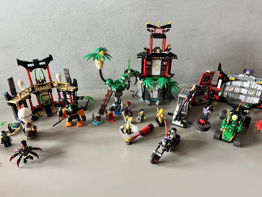 Lego Ninjago Sets, Lego, Ophalen of Verzenden, Zo goed als nieuw, Inclusief minifiguren