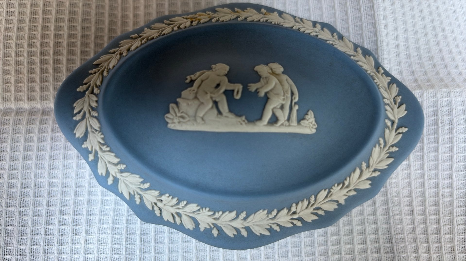 WEGWOOD JASPERWARE PALE BLUE DOOSJE, Antiek en Kunst, Antiek | Keramiek en Aardewerk, Ophalen of Verzenden