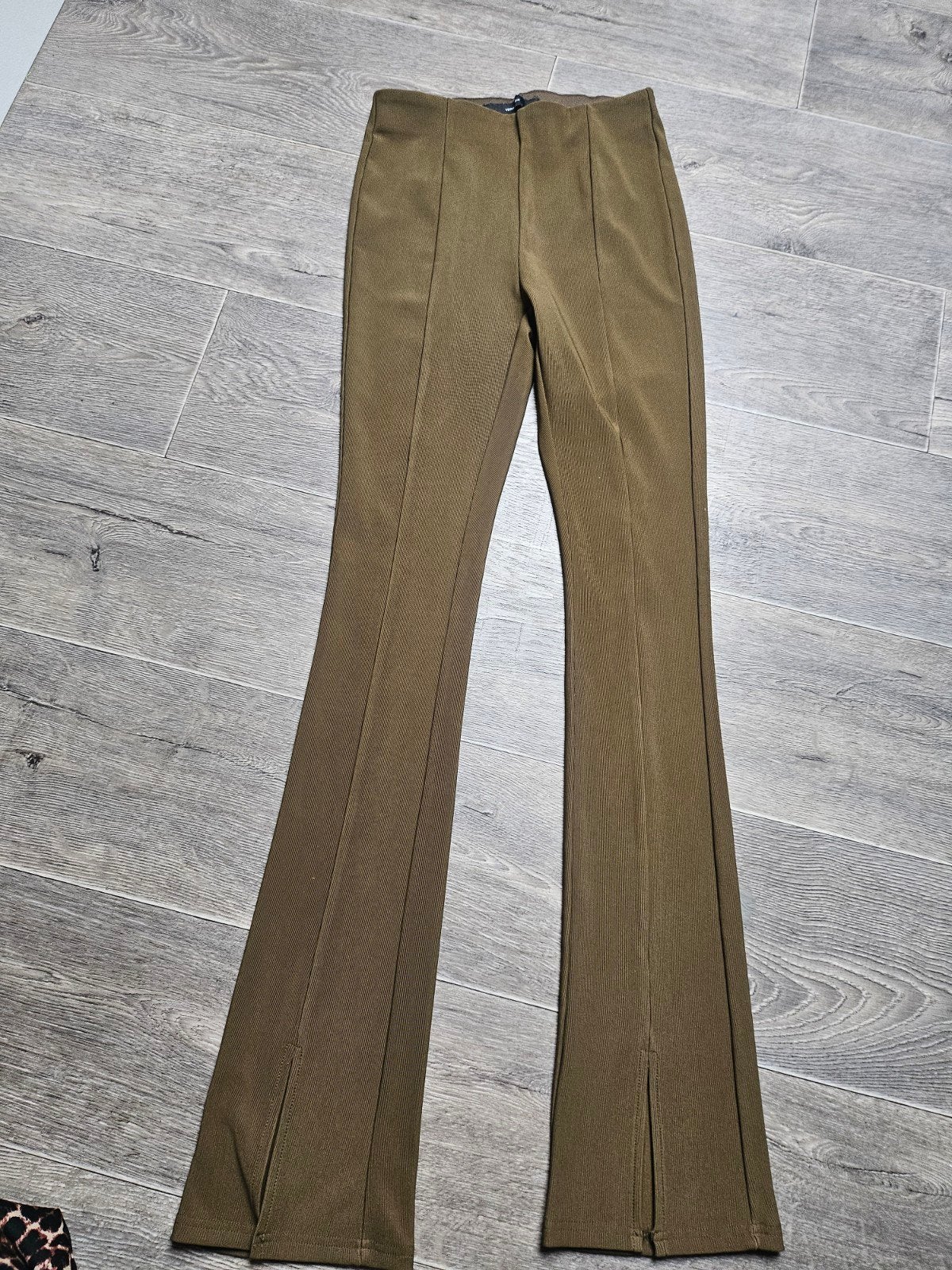 Vero Moda flared broek - Zo goed als nieuw, Kleding | Dames, Maat 38/40 (M), Vero Moda, Ophalen of Verzenden, Zo goed als nieuw