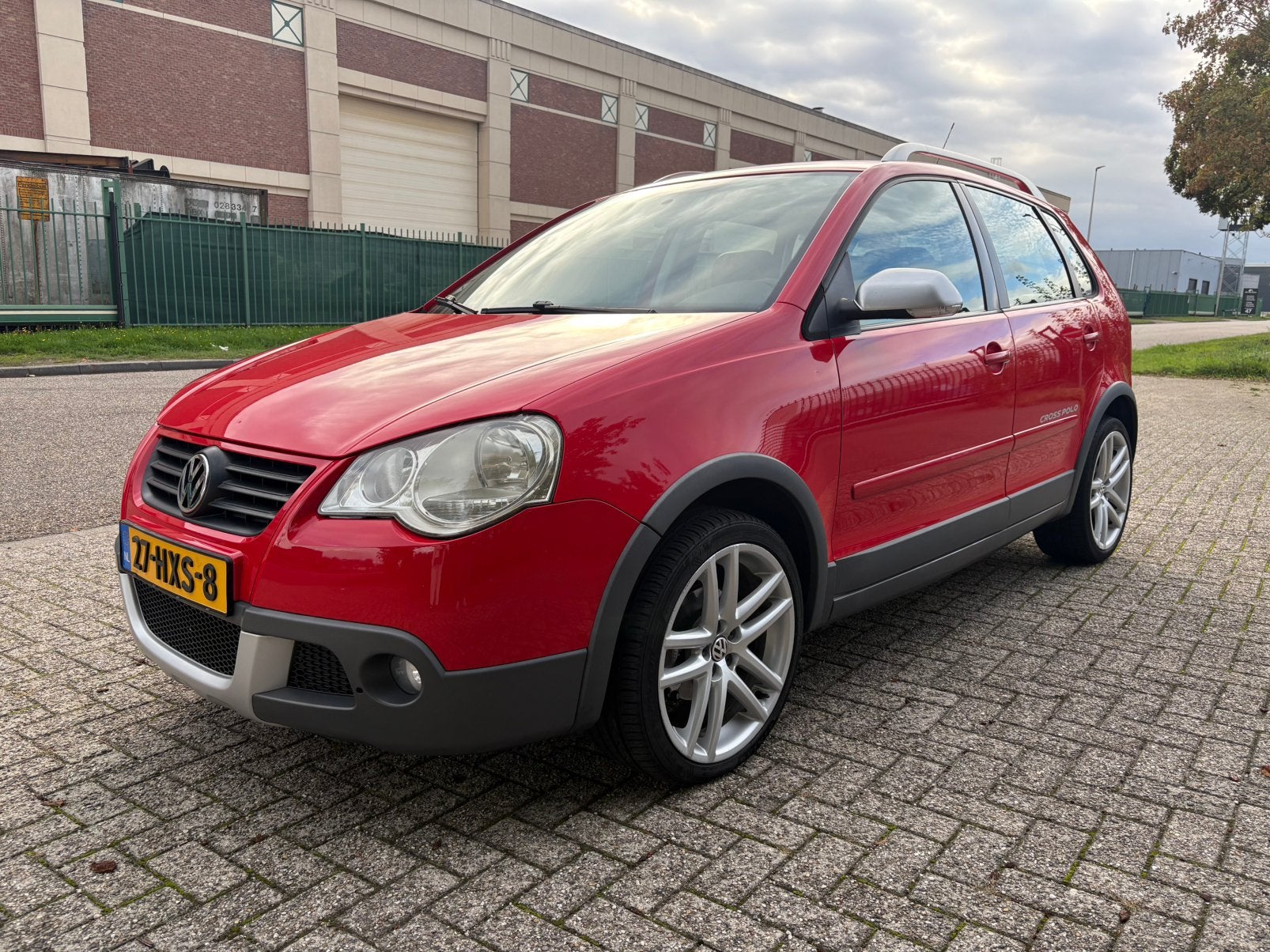 Volkswagen Polo 1.4 59KW 5D Cross AUTOMAAT 2009 Rood, 40 €/maand, Zwart, Particulier, 1111 kg