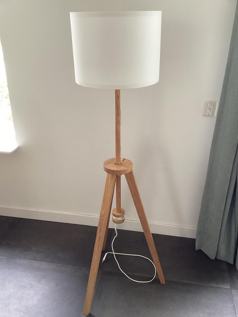 IKEA Lauters vloerlamp, in hoogte verstelbaar, Ophalen of Verzenden, Zo goed als nieuw, Hout, 150 tot 200 cm