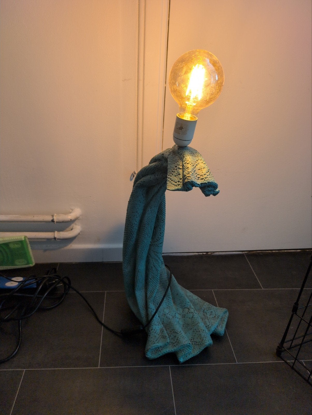 Unieke Zelfgemaakte Lamp - Creatief Design, Creatief, Handgemaakt, Industrieel, Ophalen of Verzenden, Zo goed als nieuw, Minder dan 100 cm
