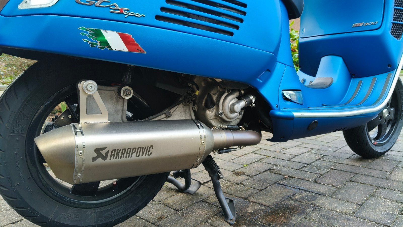 Vespa GTS Super 300 HPE Akrapovic - Zo goed als nieuw, Ophalen, Overige modellen, Zo goed als nieuw, Benzine