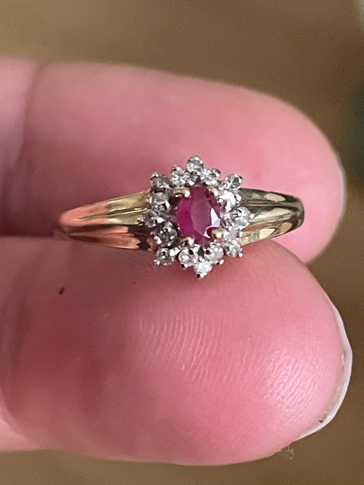 Prachtige 10 karaat gouden ring met robijn en diamanten, Ophalen of Verzenden, Nvt, Dame, Nvt