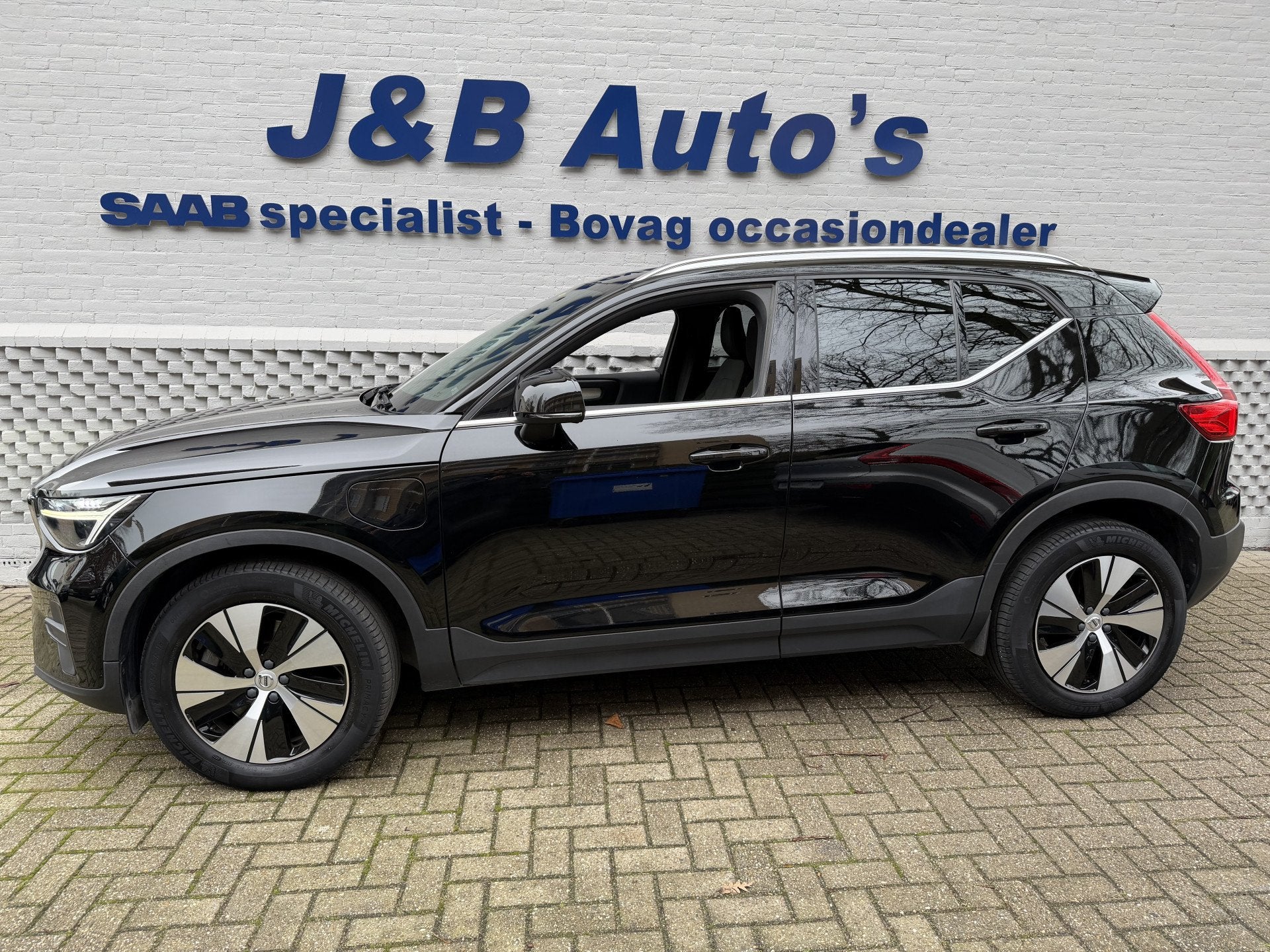 Volvo XC40 1.5 T4 Recharge Core Bright Carplay Achteruitrijc, Stof, 129 pk, Zwart, Plug-in hybride