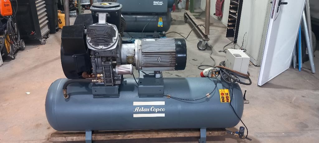 Atlas Copco LE 75, Doe-het-zelf en Verbouw, Compressors, Gebruikt, Ophalen of Verzenden, Minder dan 200 liter/min, 6 tot 10 bar