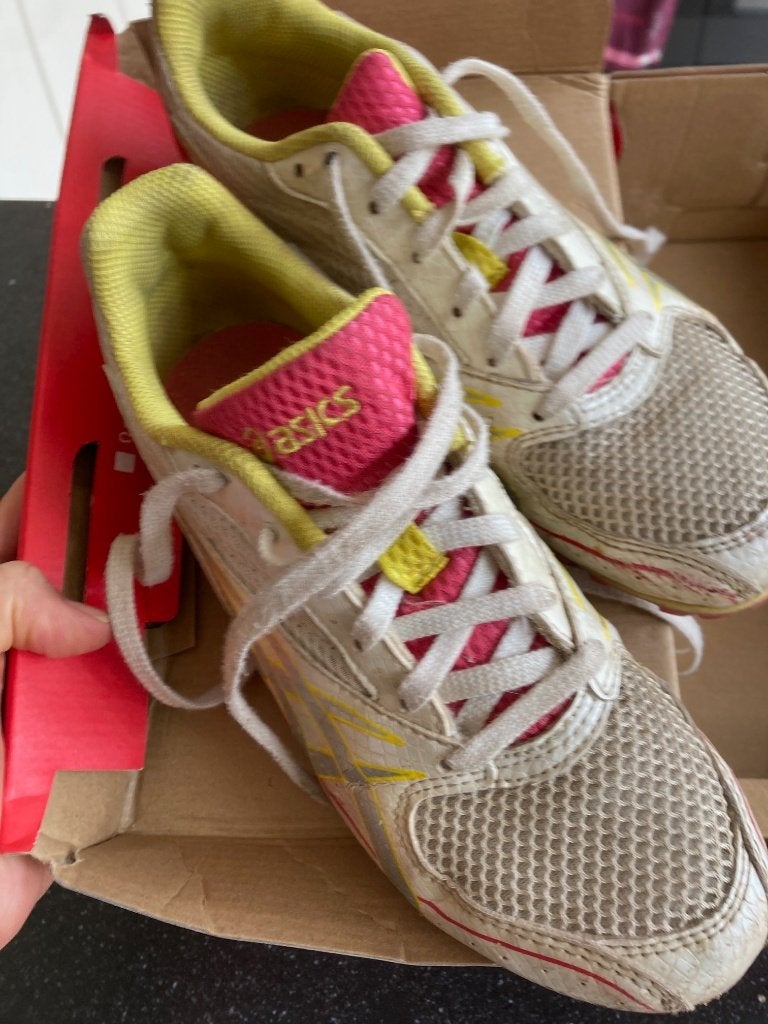 Atletiekspikes kind maat 37 – gratis af te halen, Ophalen, Gebruikt, Spikes, Asics