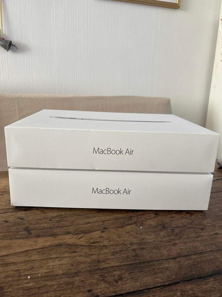 2 lege verpakkingsdozen MacBook Air, Gebruikt, Minder dan 4 GB, Qwerty, Overige groottes