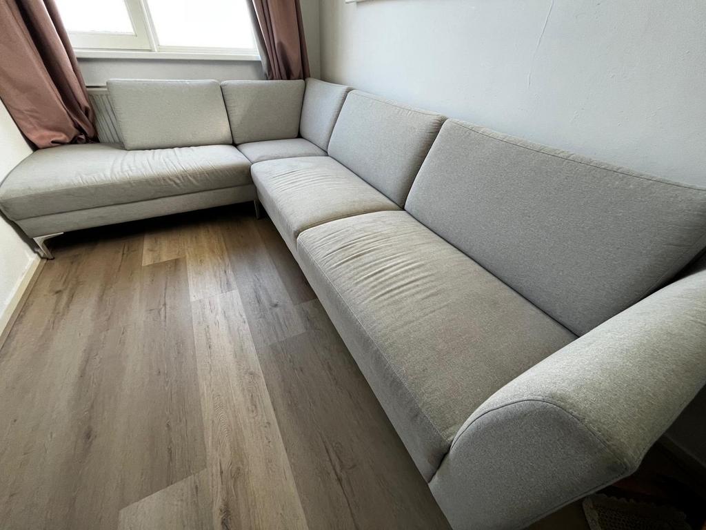 Grote hoekbank, gratis af te halen in Wormerveer, Huis en Inrichting, Gebruikt, 100 tot 125 cm, Hoekbank, 300 cm of meer