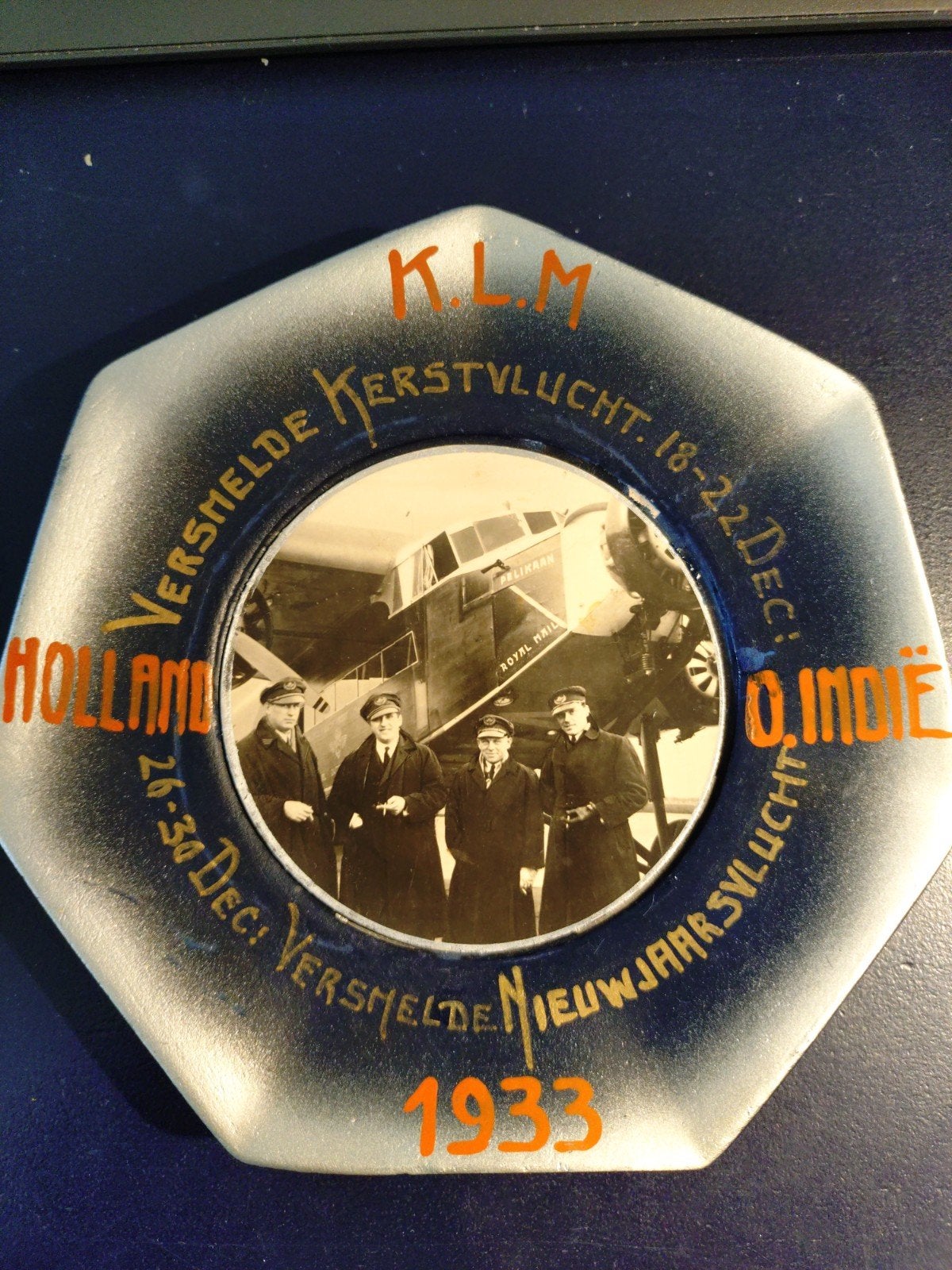 KLM Kerst- en Nieuwjaarsvlucht 1933 Herdenkingsplaat, Verzamelen, Ophalen of Verzenden, Gebruikt, Kaart, Foto of Prent