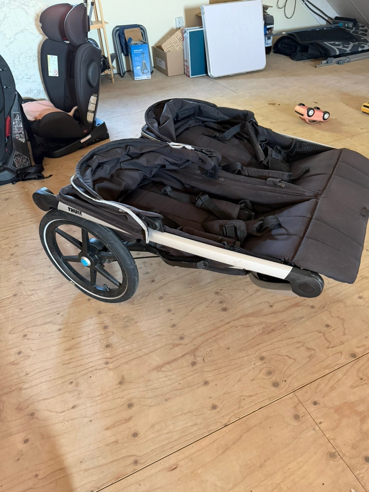 Thule urban glide dubbele buggy., Kinderen en Baby's, Duowagen, Zo goed als nieuw, Ophalen, Kinderwagen