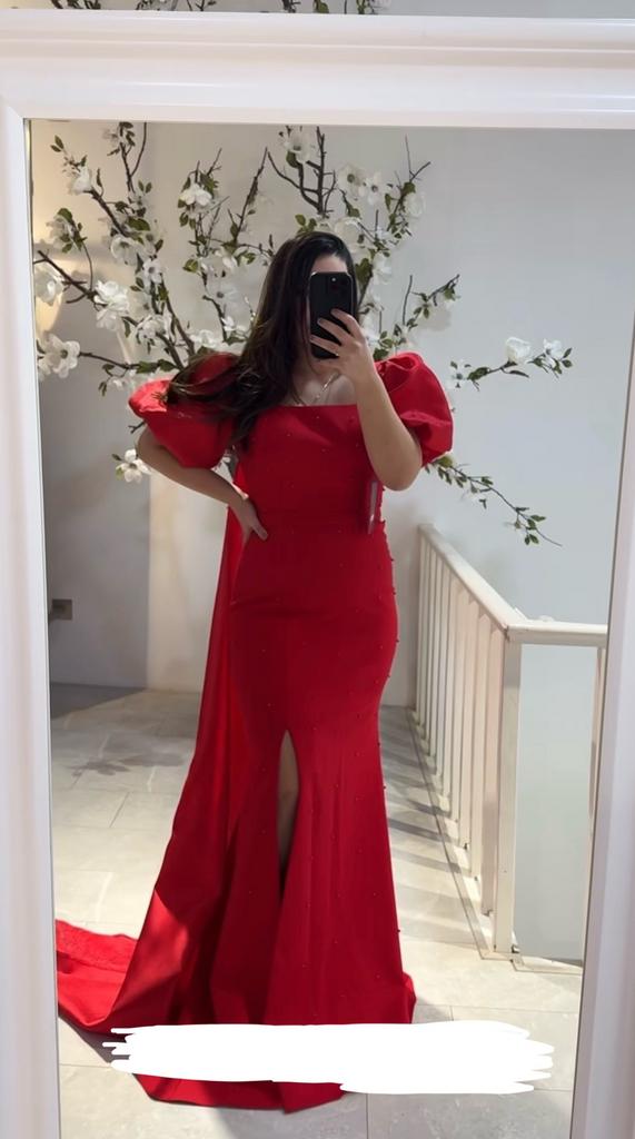 red dress with pearls, Ophalen of Verzenden, Zo goed als nieuw, Rood, Overige typen