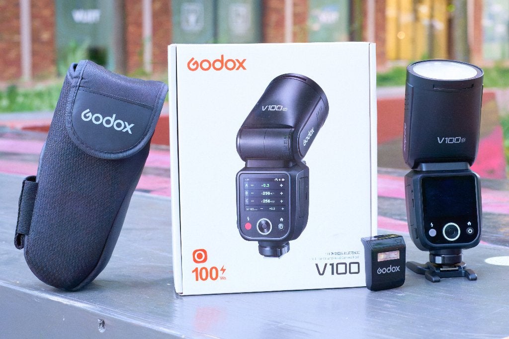 GODOX V100 (Panasonic Olympus), Externe flitser, Ophalen of Verzenden, Zo goed als nieuw, TTL
