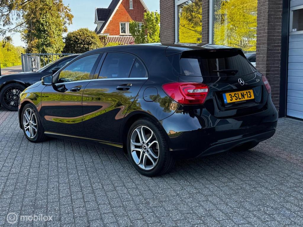 Mercedes A-klasse 180 Edition NAVI/AIRCO/MF-STUUR, Voorwielaandrijving, Gebruikt, 4 cilinders, Handgeschakeld