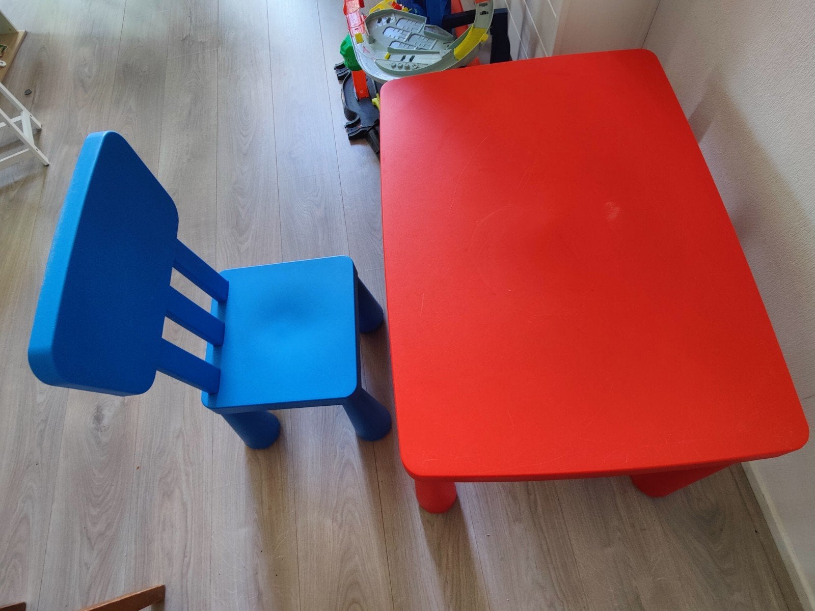 Kinderen tafel en stoel, Ophalen, Zo goed als nieuw, Stoel(en)