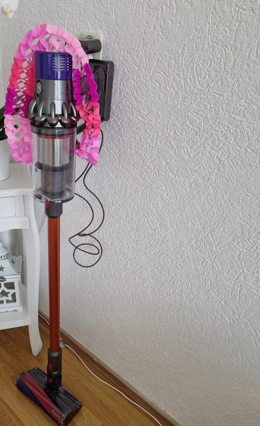 Dyson V10 draadloze steelstofzuiger – Compleet en in nette s, Witgoed en Apparatuur, Stofzuigers, Ophalen of Verzenden, Zo goed als nieuw