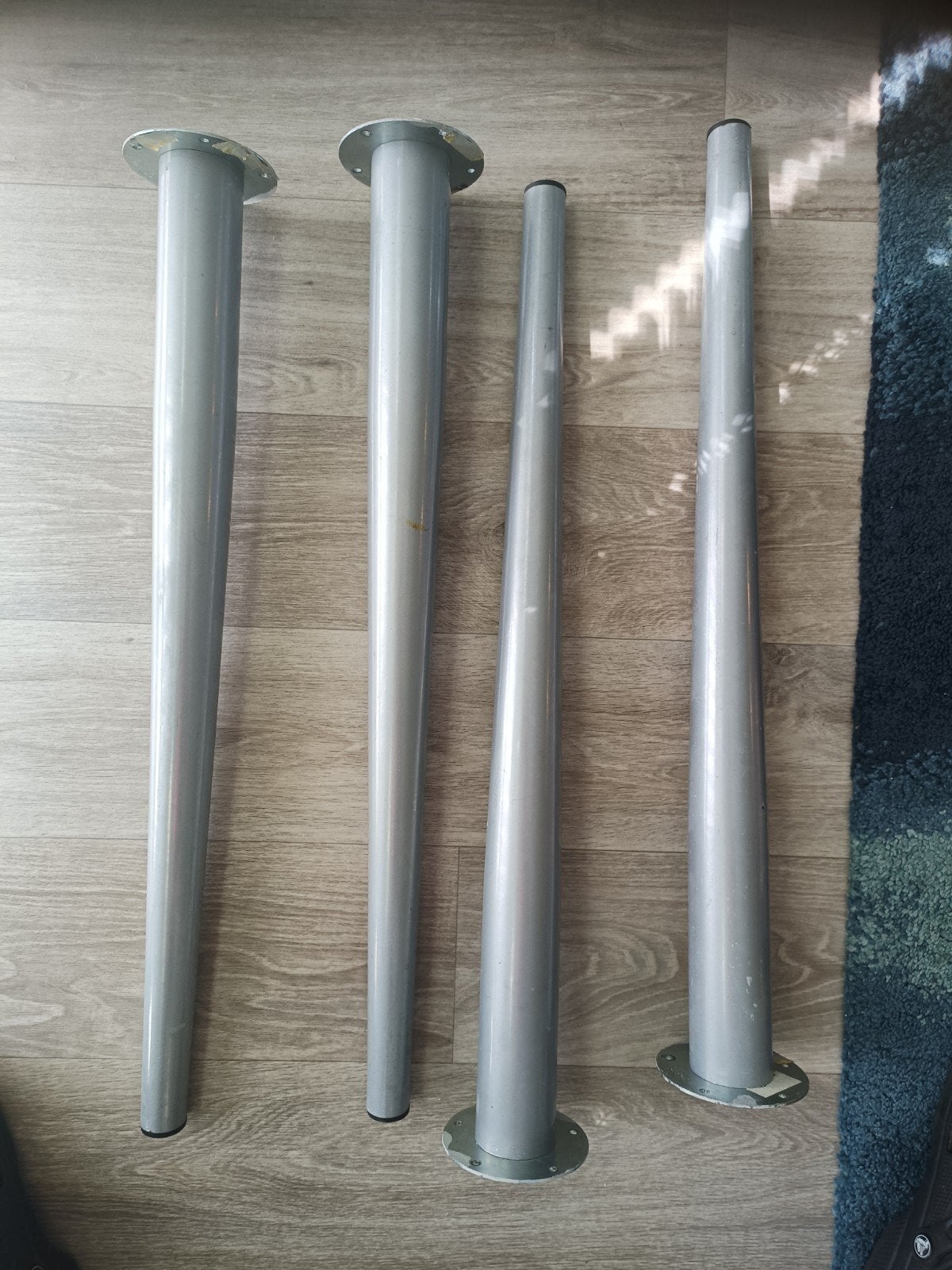 Set van 4 metalen tafelpoten 70 cm - Gebruikt, Ophalen, Metaal, 50 tot 100 cm