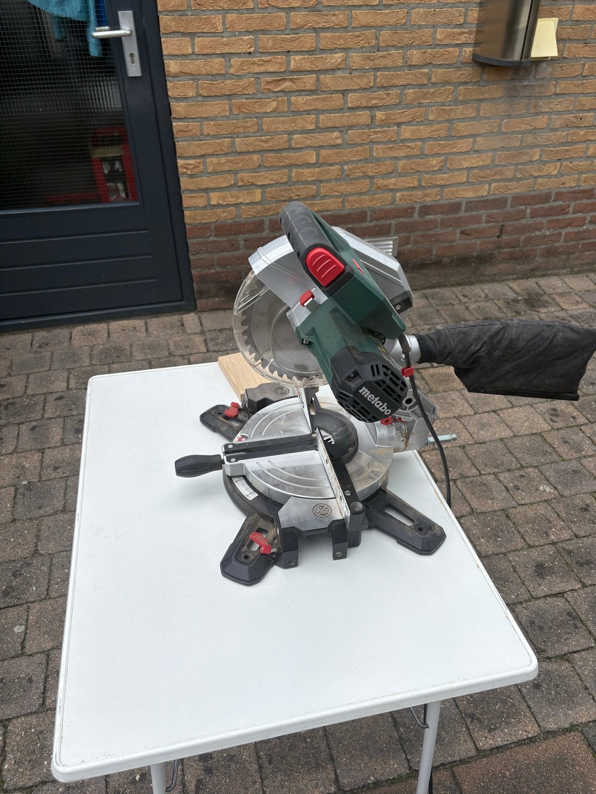 Metabo afkortzaag KS216M - Zo goed als nieuw, Ophalen, Zo goed als nieuw, Afkortzaag