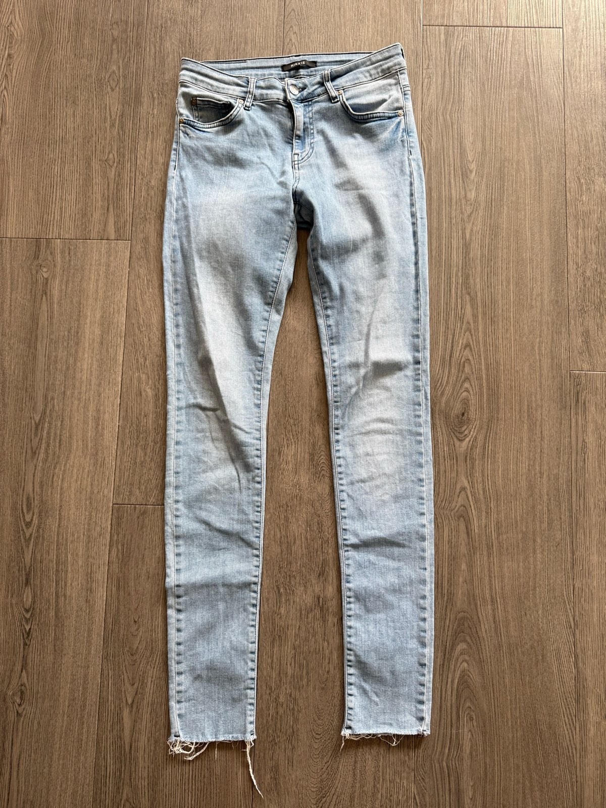 Nikkie jeans - Lichtblauw - Maat W27 - gedragen!, Kleding | Dames, Ophalen of Verzenden, Gedragen, Blauw, W27 (confectie 34) of kleiner