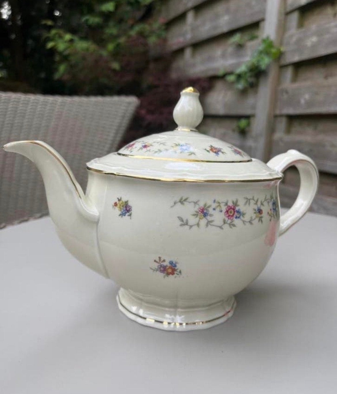 Johann Haviland Bavaria Theepot - Bloemmotief & Gouden Accen, Antiek en Kunst, Ophalen of Verzenden