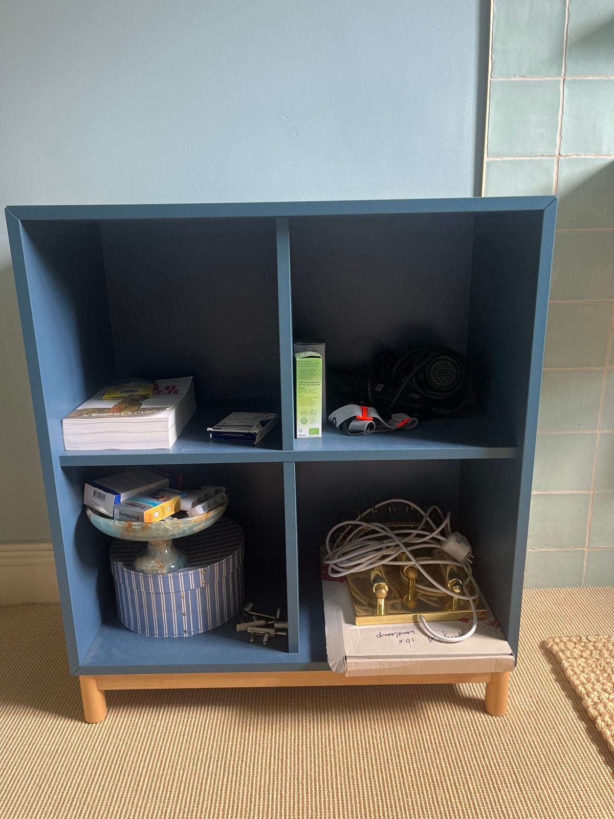 Ikea Eket kast blauw met vier vakken - Erg handig, Met plank(en), Gebruikt, Minder dan 100 cm, 25 tot 50 cm
