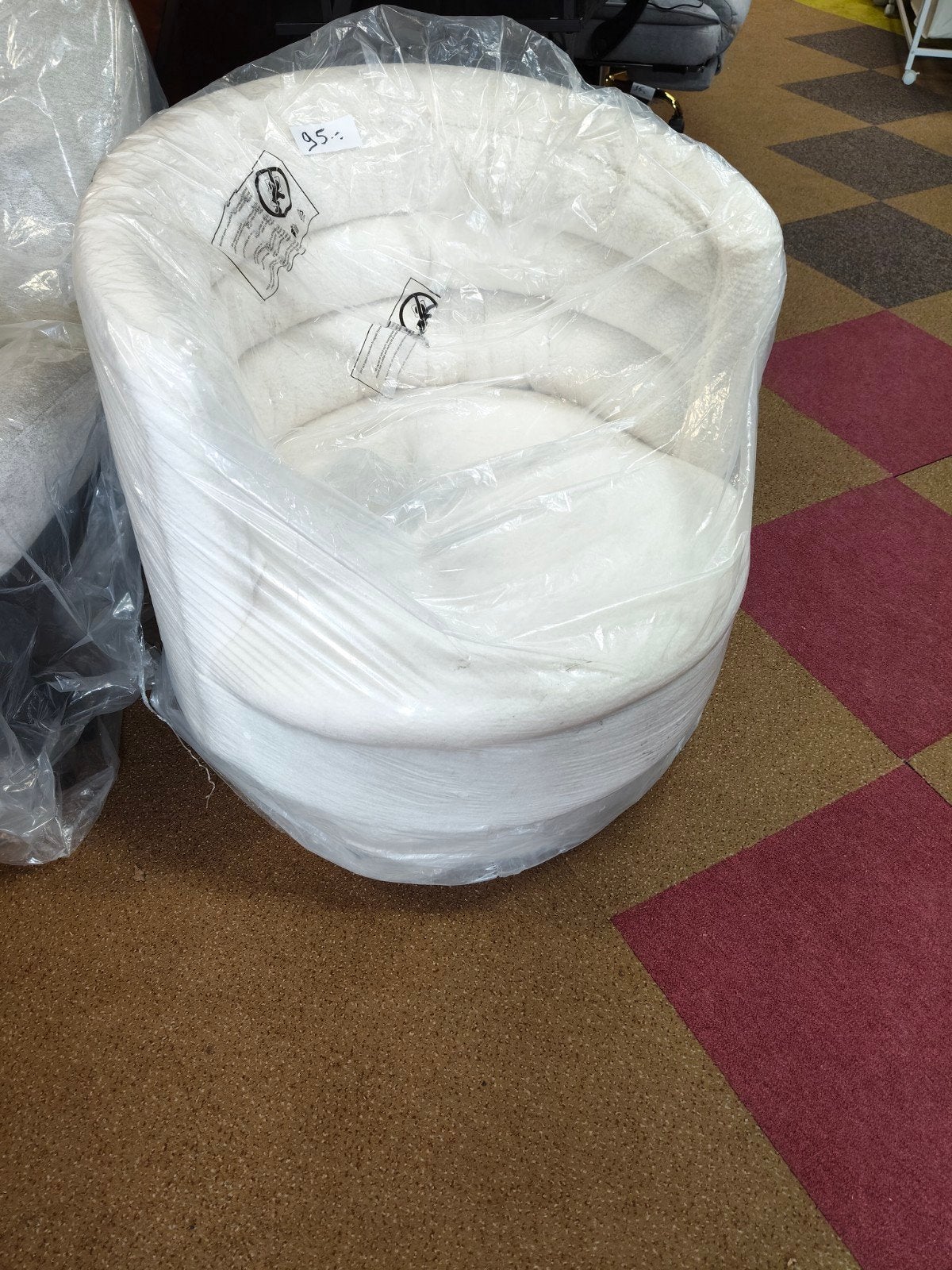 Aangeboden Nieuwe Draaifauteuil / Draaistoel, Ophalen, Nieuw, 75 tot 100 cm, 50 tot 75 cm