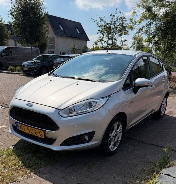 Ford Fiësta 1.0 Style Ultimate 80PK 5D 2017 Grijs (98.403km), Auto's, Voorwielaandrijving, Stof, 525 kg, 23 km/l