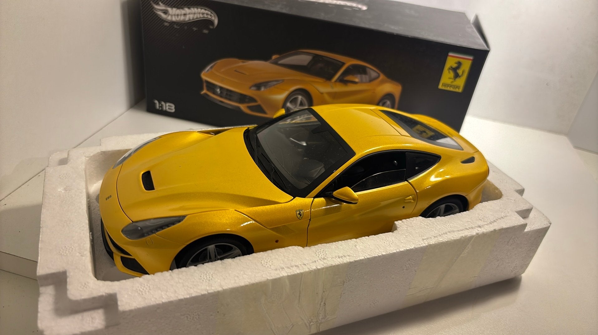 Ferrari F12 berlinetta hot wheels elite 1.18, A, Ophalen of Verzenden, Aa, A