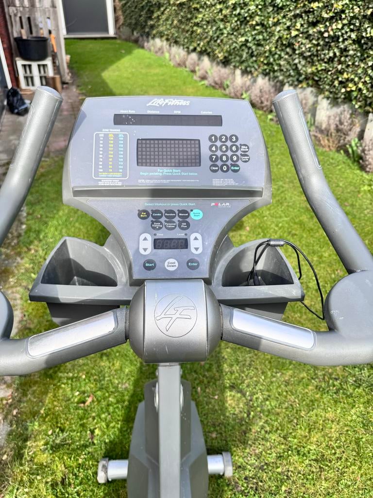 LifeFitness 95Ci Hometrainer - Professionele Kwaliteit, Ophalen, Gebruikt, Metaal, Benen