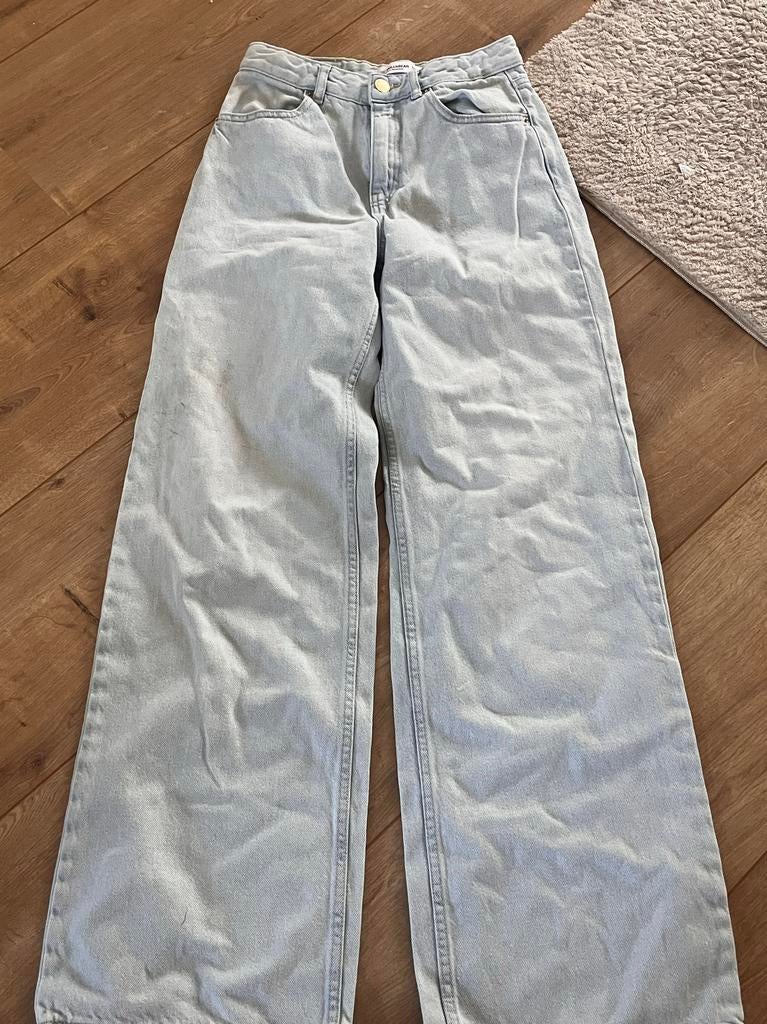 Pull&Bear lichtblauwe wide leg jeans - maat 34, Ophalen of Verzenden, Zo goed als nieuw, Blauw, W27 (confectie 34) of kleiner