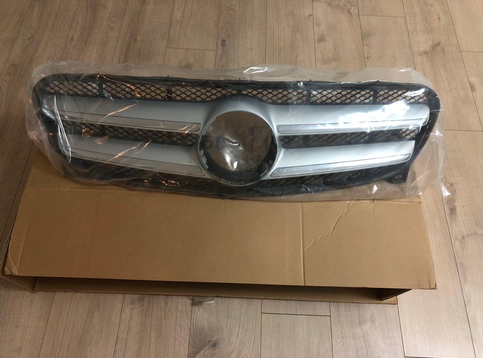 Mercedes Grill, Ophalen of Verzenden, Gebruikt, Mercedes-Benz, Motorkap