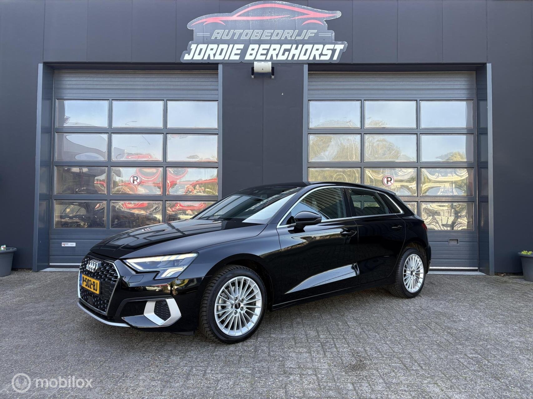 Audi A3 Sportback 30 TFSI Advanced edition Automaat, Gebruikt, Euro 6, Automatische klimaatregeling, Zwart