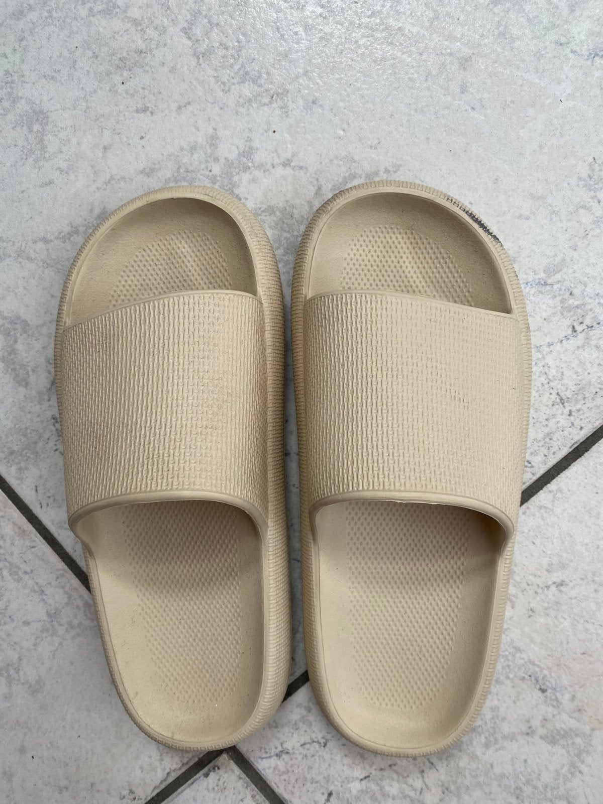 Slippers, Ophalen of Verzenden, Zo goed als nieuw