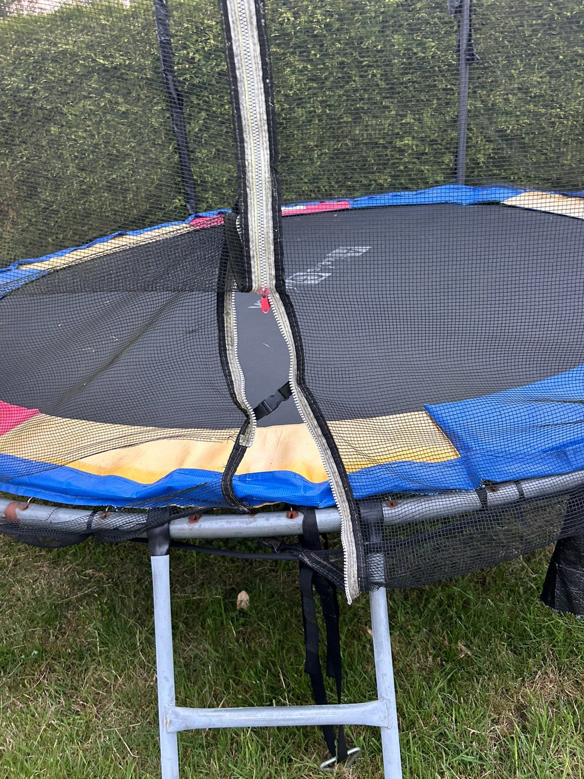 Gratis Trampoline met net, 3.05m diameter (mist 1 veer), Kinderen en Baby's, Speelgoed | Buiten | Trampolines, Ophalen, Gebruikt