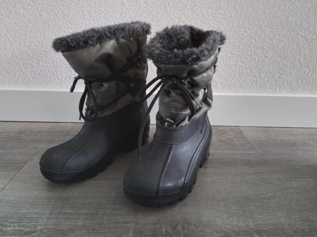 Snowboots maat 37 erstaat 38 onder vallen kleiner, Ophalen of Verzenden