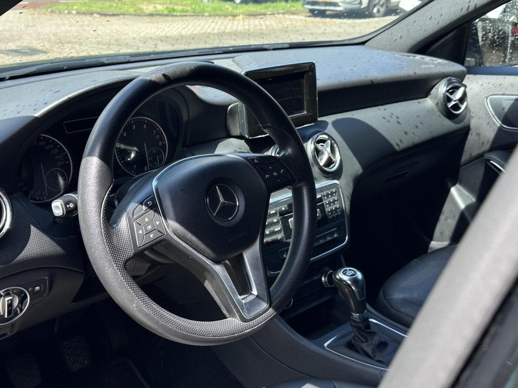 Mercedes A-klasse 180 Ambition Airco, Bluetooth, Pdc, LM.., Voorwielaandrijving, Gebruikt, Euro 6, 4 cilinders
