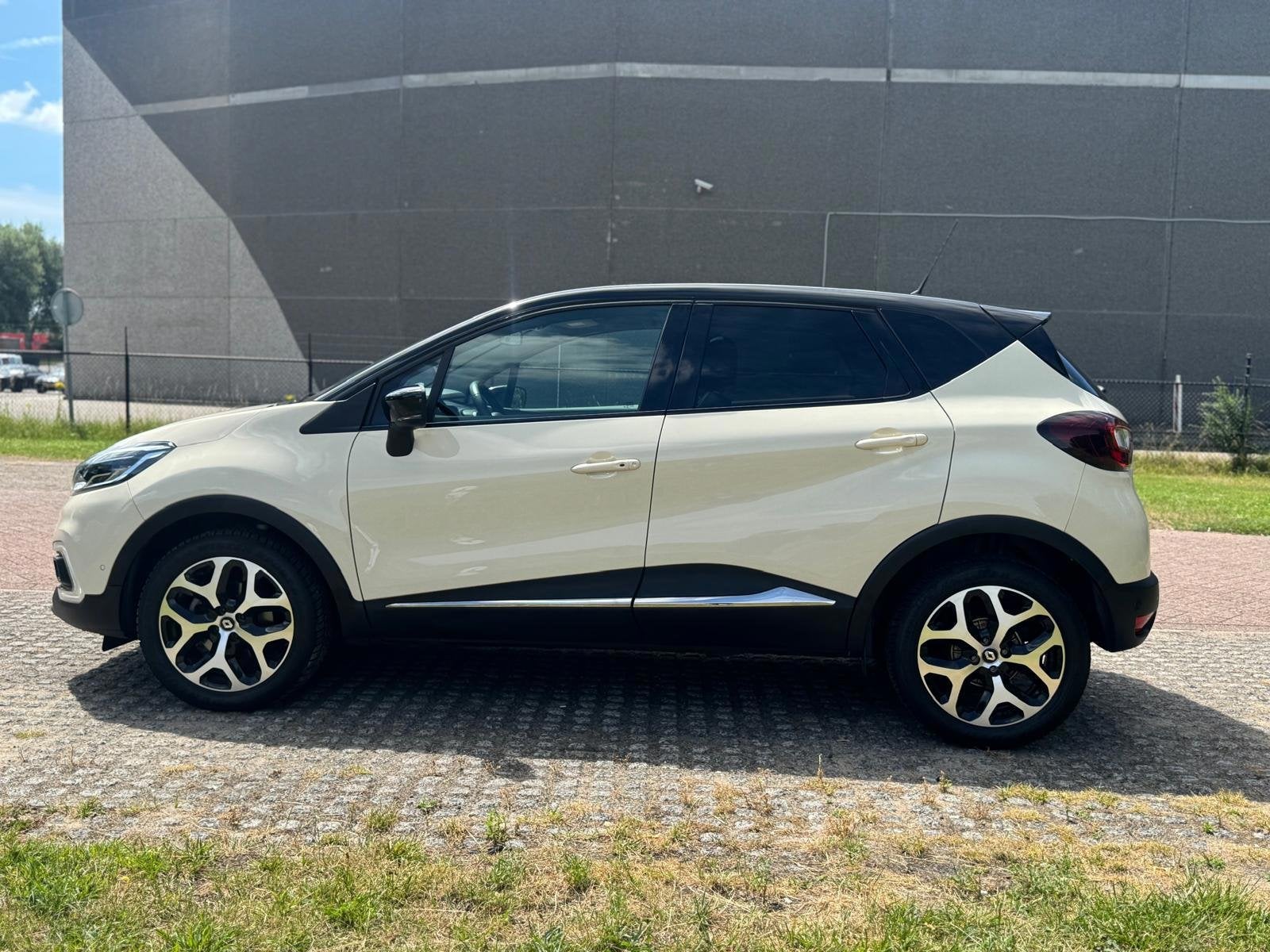Renault CAPTUR AUTOMAAT / 1E EIGENAAR / NIEUWSTAAT !, Automatische klimaatregeling, Gebruikt, 4 cilinders, Bruin